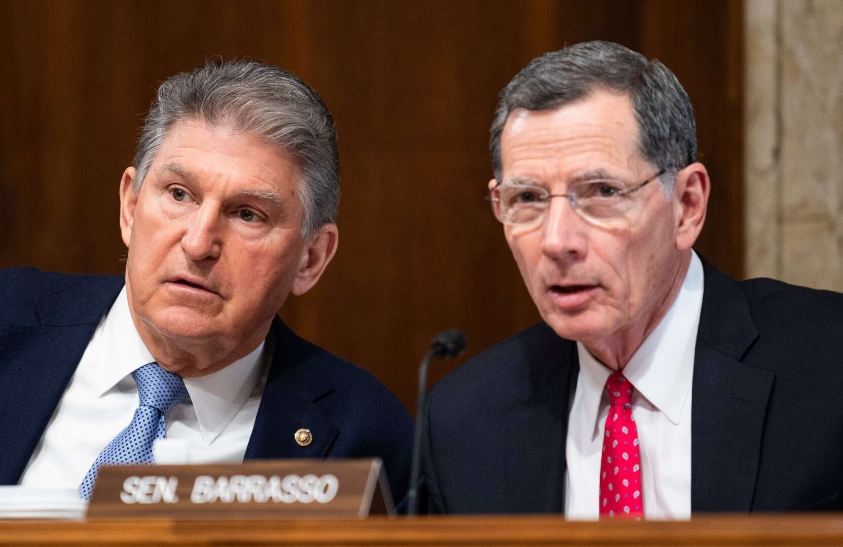 Senate Energy and Natural Resources Chairman Joe Manchin III, D-W.Va., left, and ranking member John Barrasso, R-Wyo., have pointed to the Canadian energy permitting system as something to emulate. 